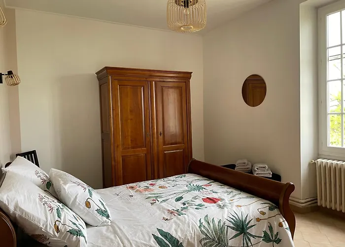 Vakantiehuis Batisse Au Coeur D'un Vignoble